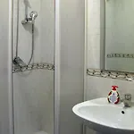 In Riviera Πανσιόν Νάπολη